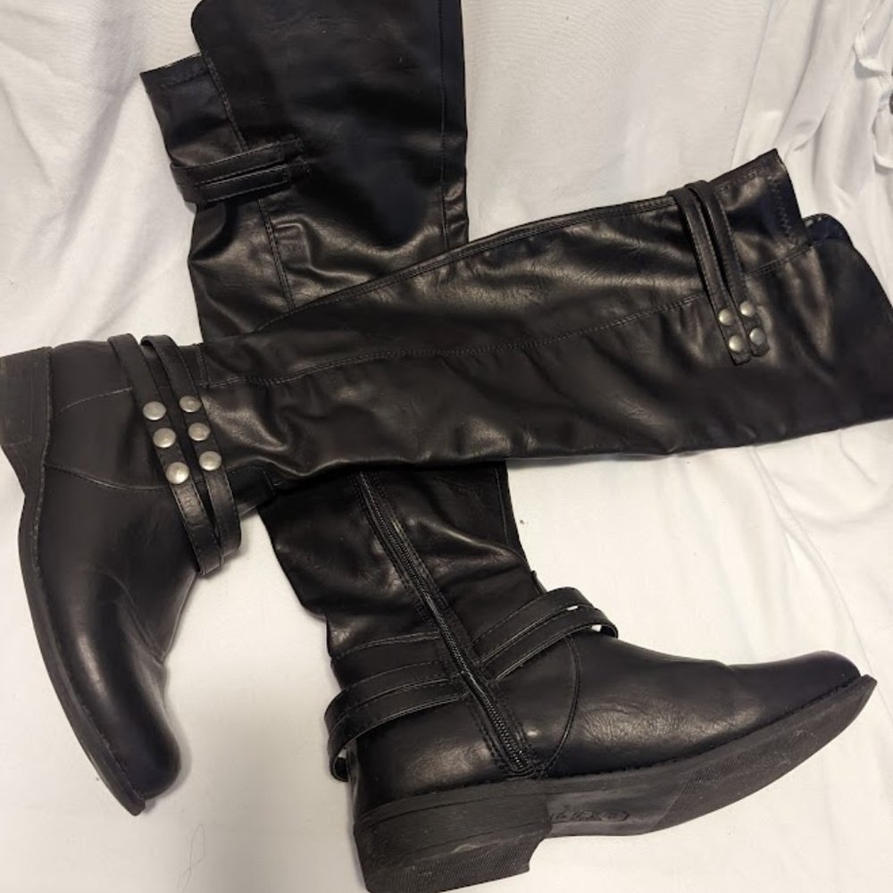 Knee high black fax leather biker boot